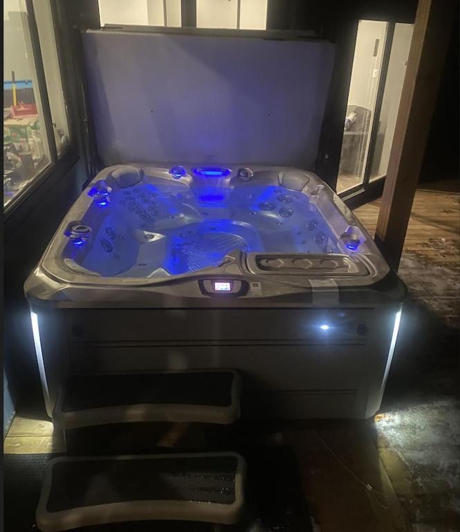 Ski In Ski Out With Huge Game Room And Hot Tub เฟอร์นี ภายนอก รูปภาพ
