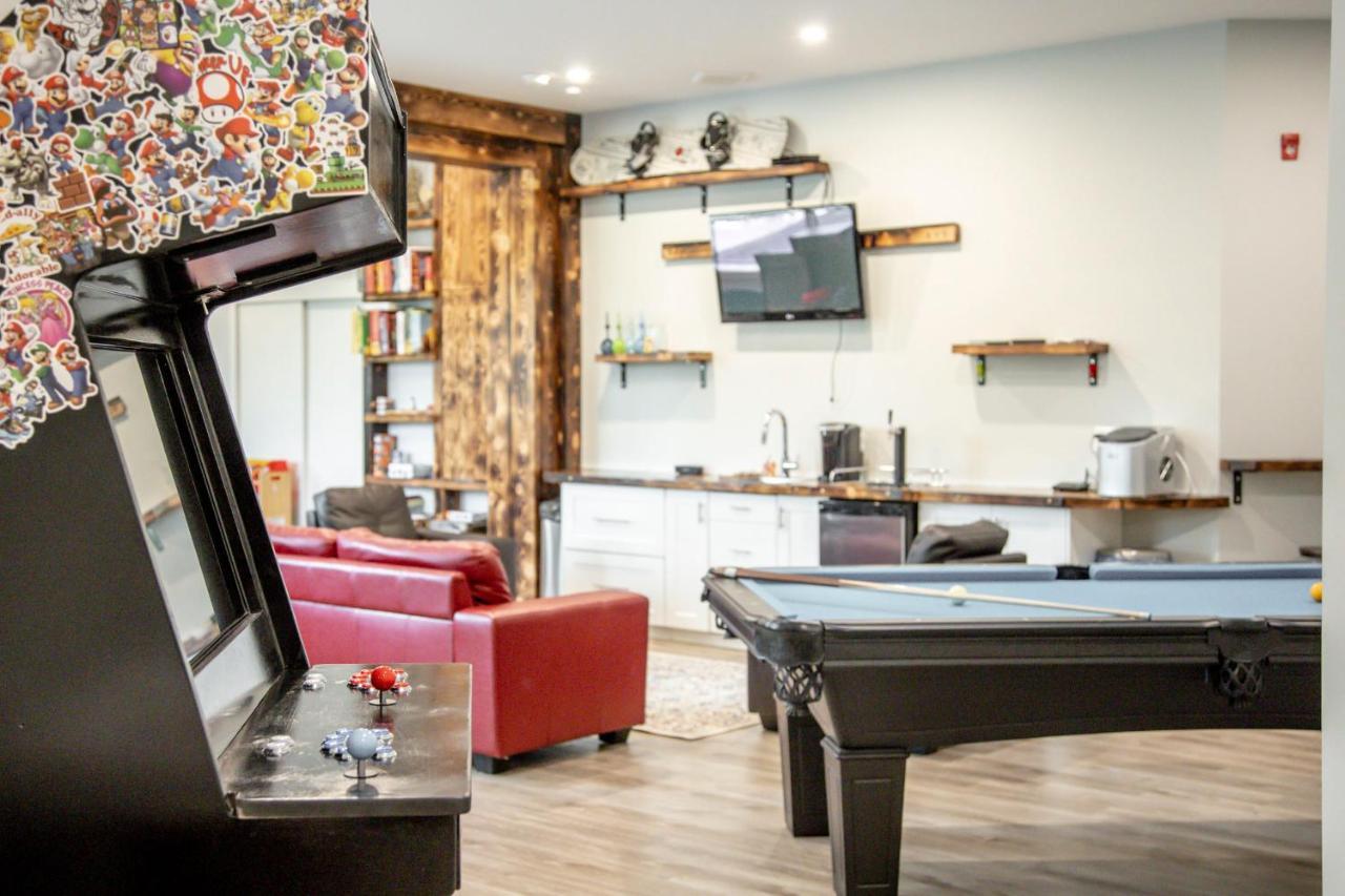 Ski In Ski Out With Huge Game Room And Hot Tub เฟอร์นี ภายนอก รูปภาพ