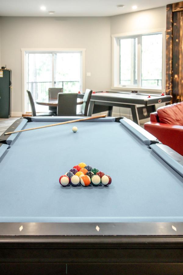 Ski In Ski Out With Huge Game Room And Hot Tub เฟอร์นี ภายนอก รูปภาพ