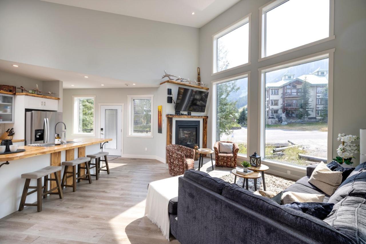 Ski In Ski Out With Huge Game Room And Hot Tub เฟอร์นี ภายนอก รูปภาพ